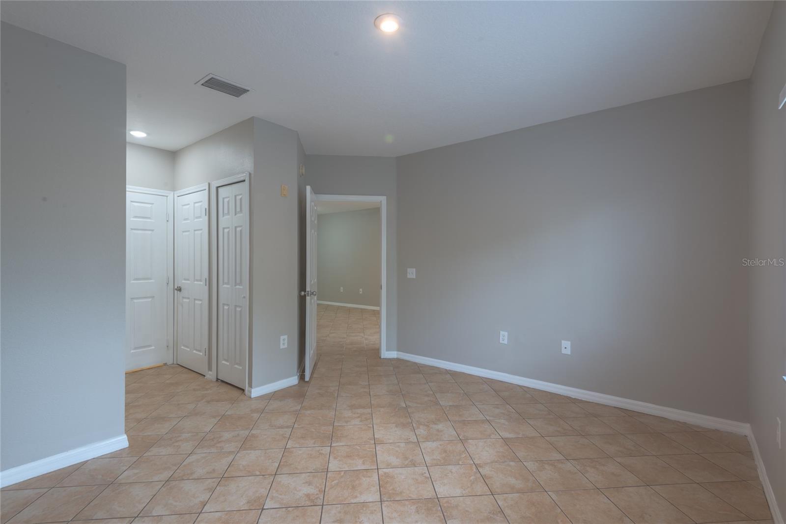 VILLAGES OF BLOOMINGDALE CONDO - Residential