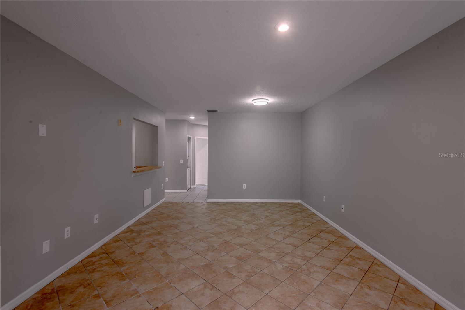 VILLAGES OF BLOOMINGDALE CONDO - Residential