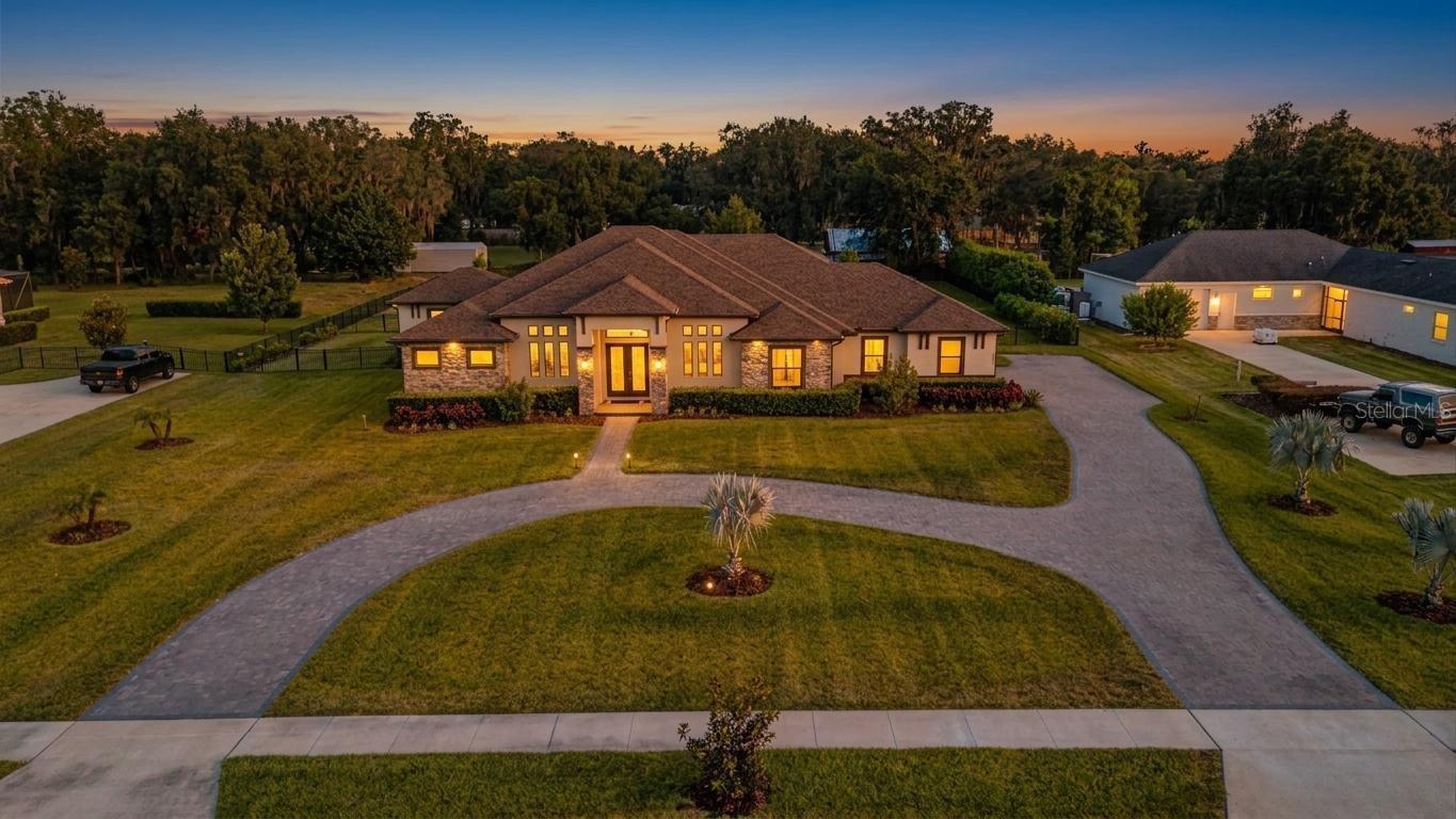HAWK CREEK RESERVE - Residential