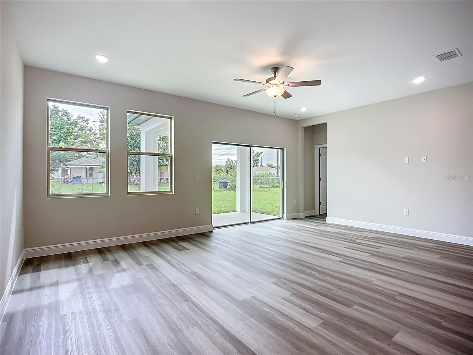 1547 - PORT CHARLOTTE SUB 16 - Residential
