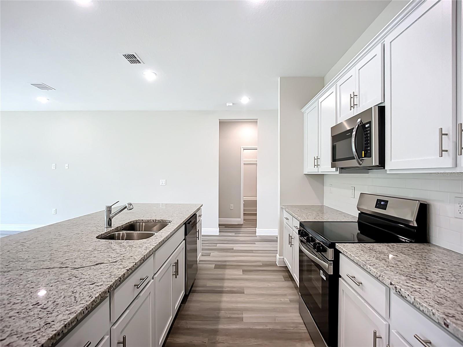 1547 - PORT CHARLOTTE SUB 16 - Residential