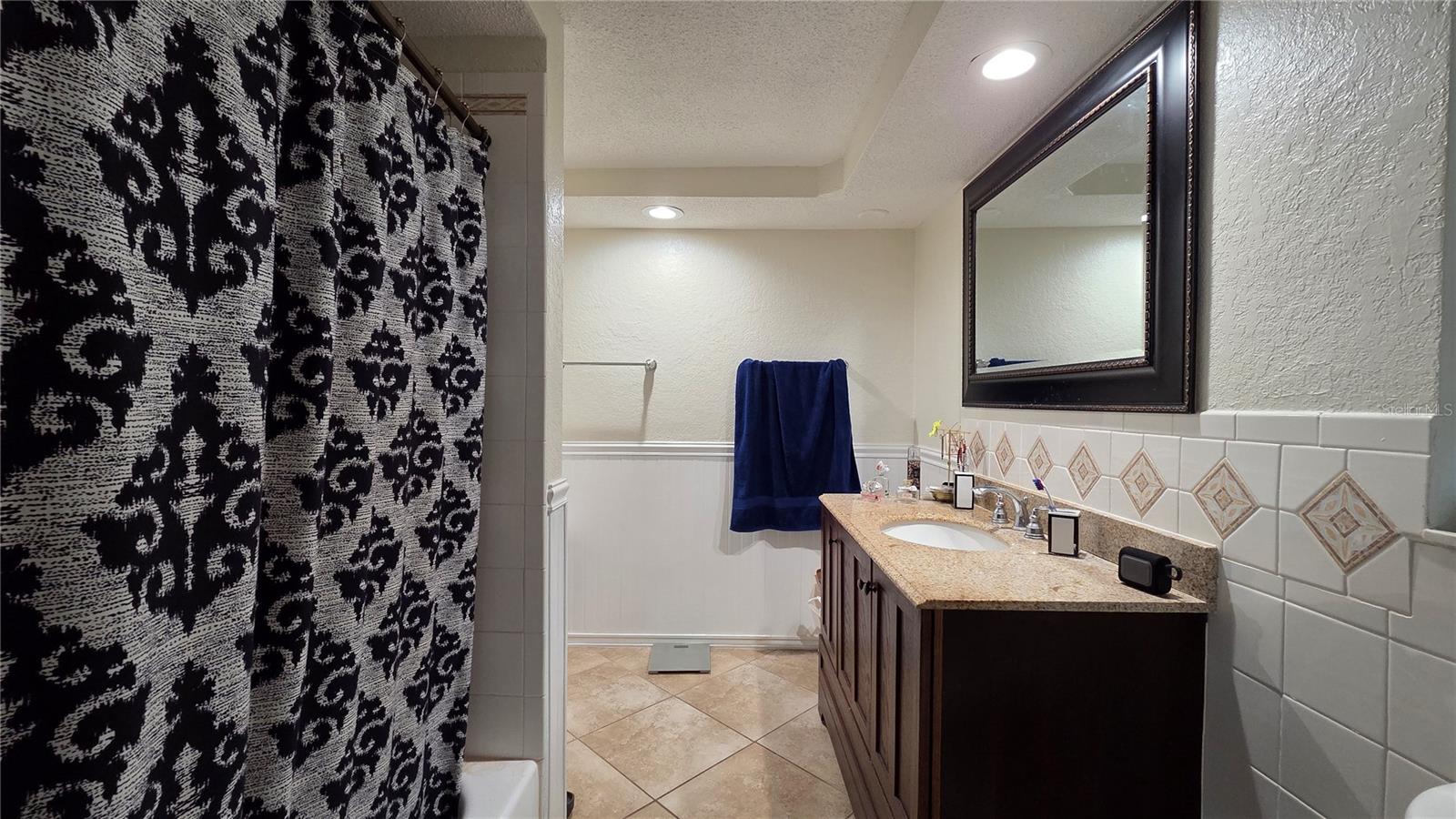 REGENCY PARK - Residential Lease