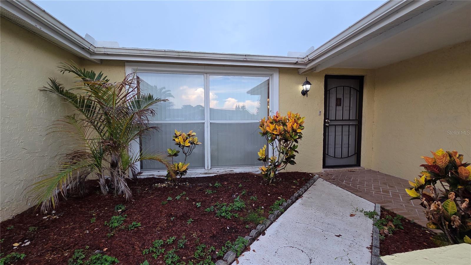 REGENCY PARK - Residential Lease