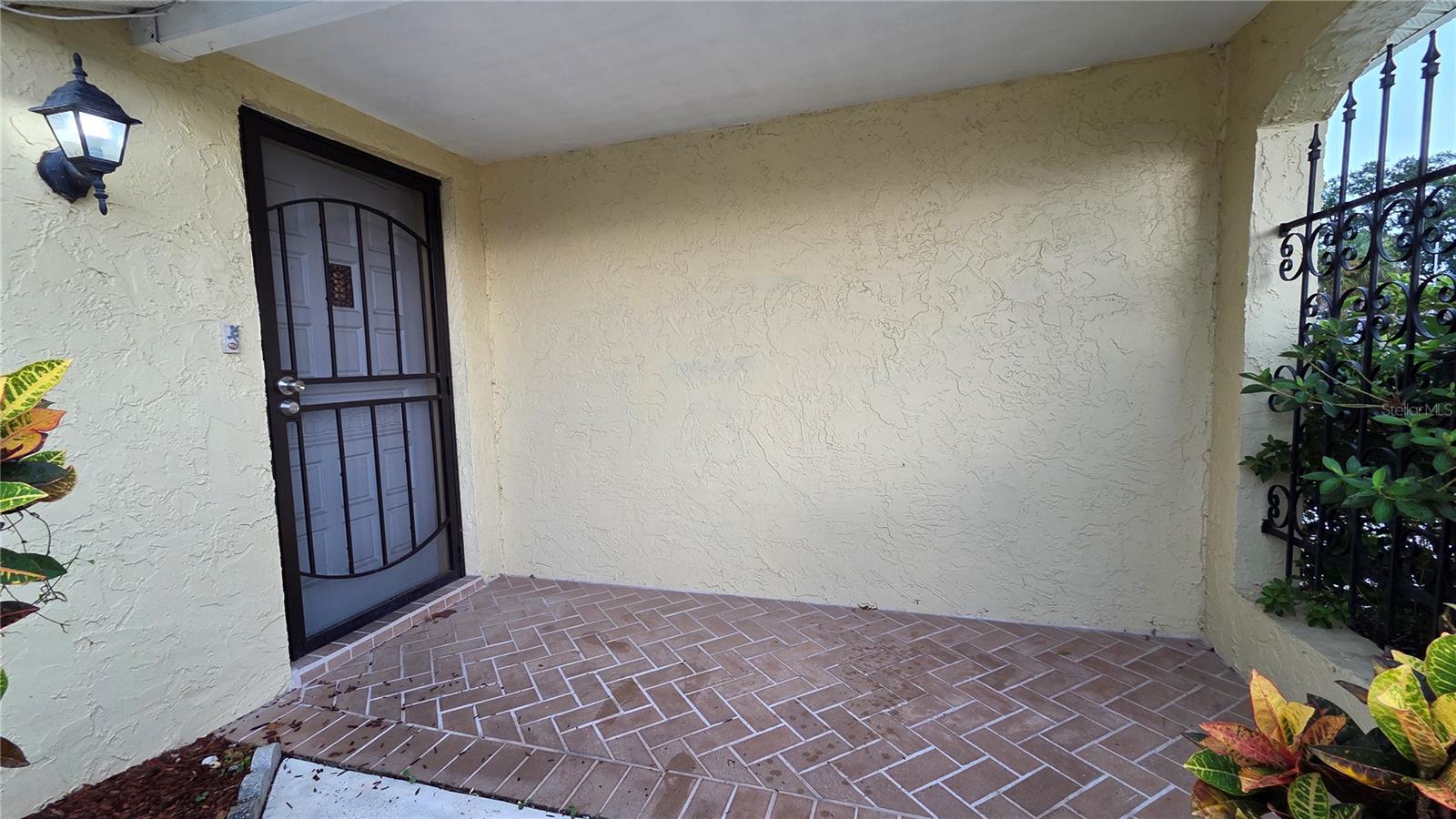 REGENCY PARK - Residential Lease