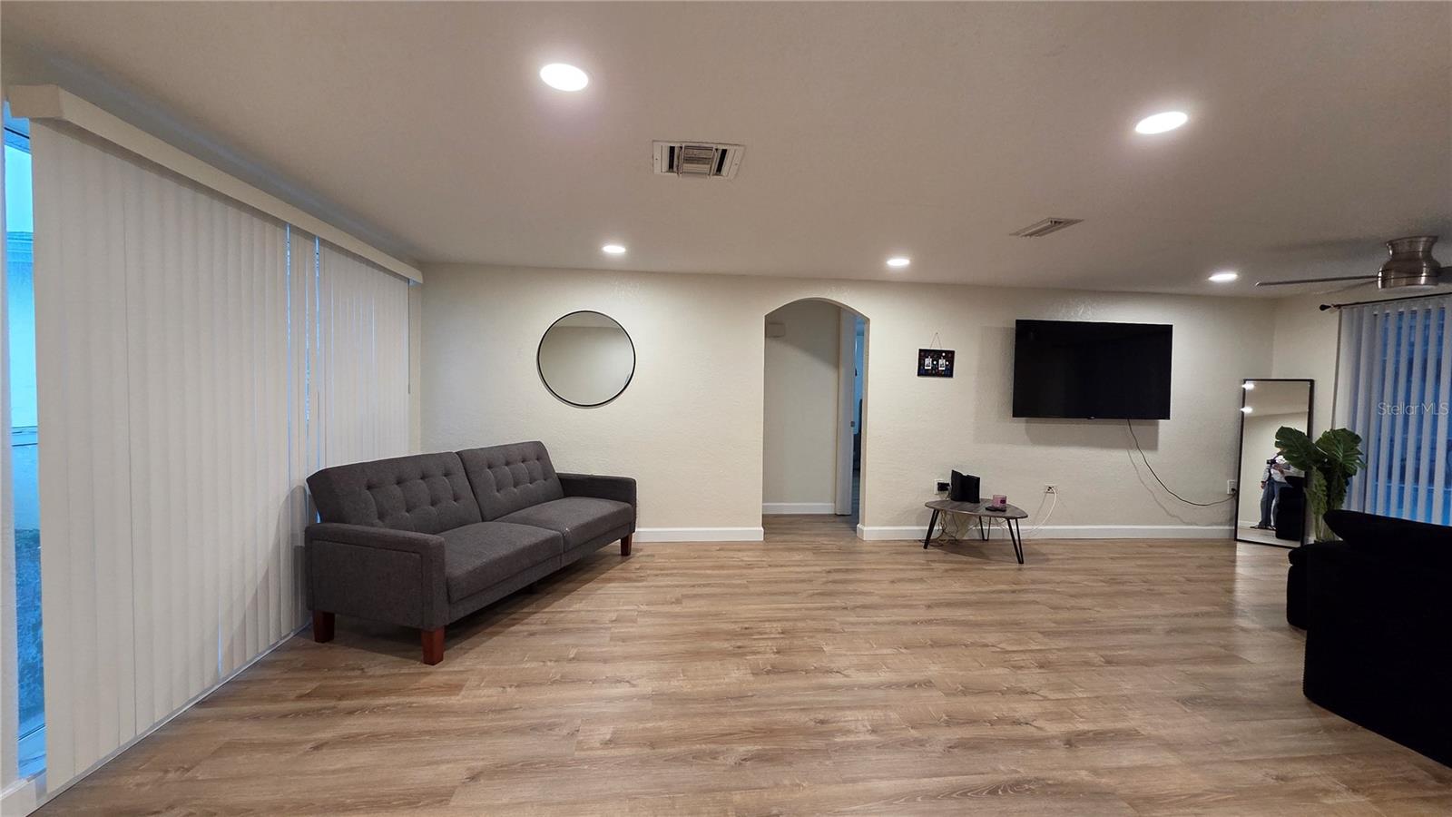 REGENCY PARK - Residential Lease
