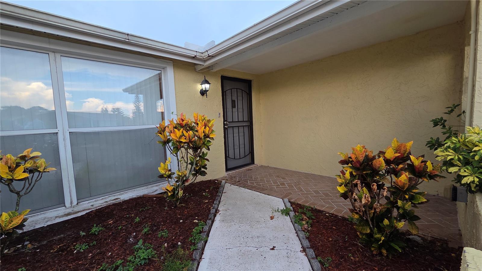 REGENCY PARK - Residential Lease