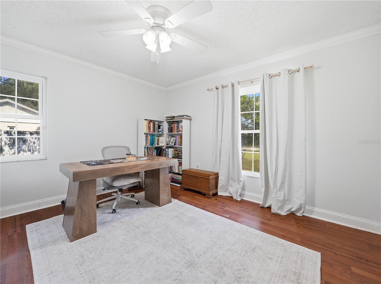 OAKS LAKELAND - Residential