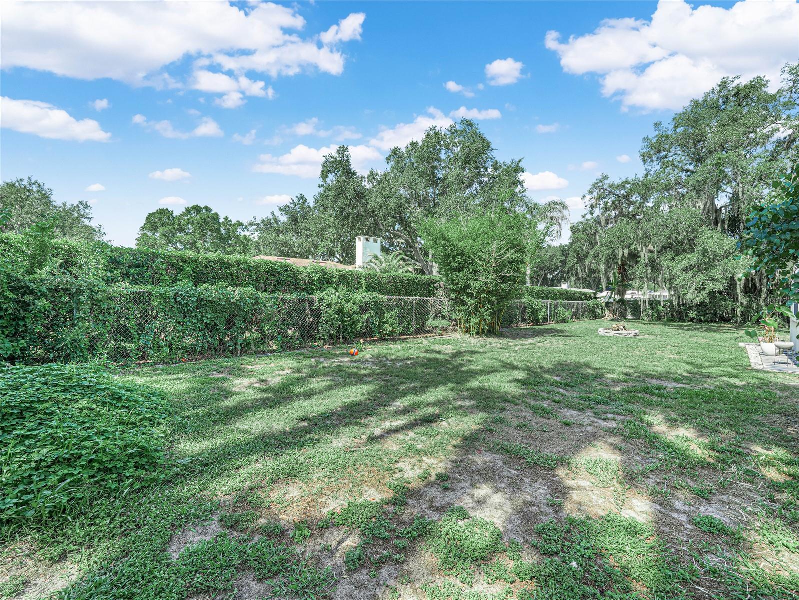 OAKS LAKELAND - Residential