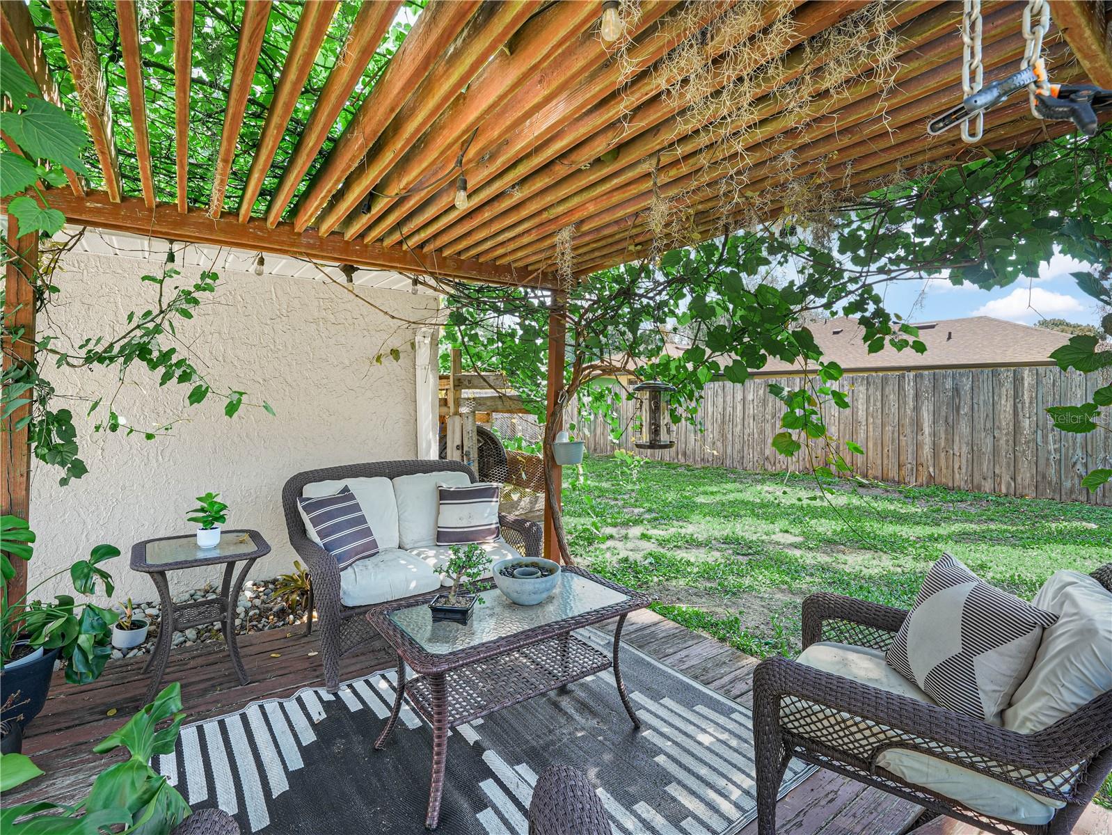 OAKS LAKELAND - Residential