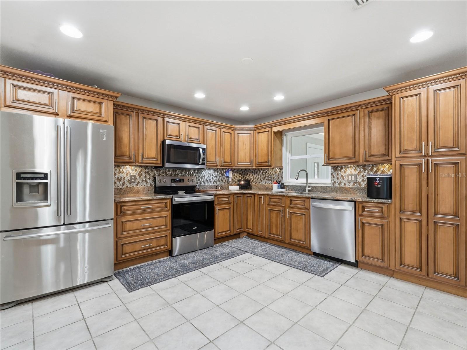 OAKS LAKELAND - Residential