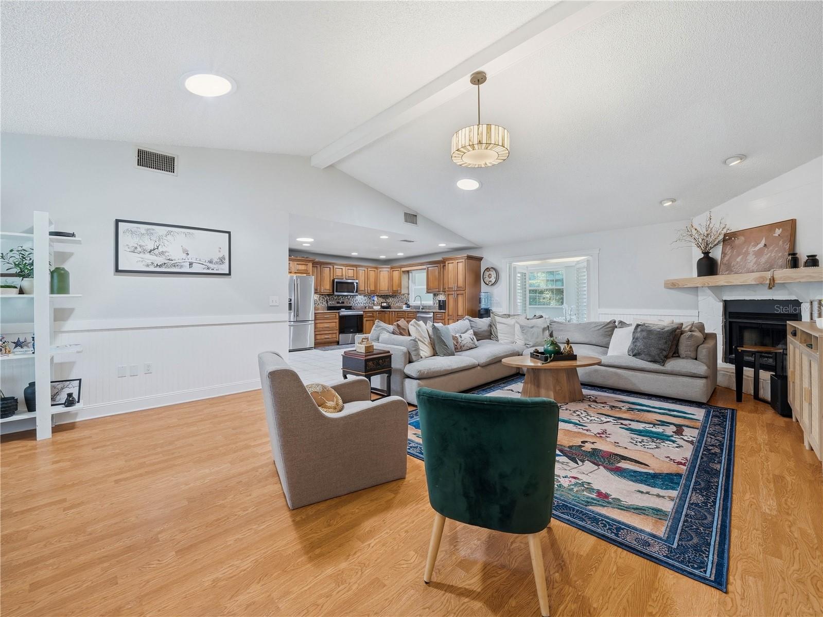 OAKS LAKELAND - Residential