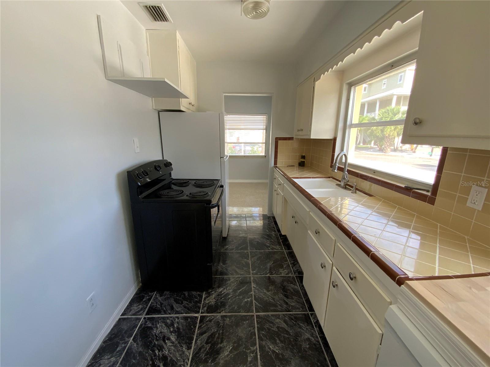 PASADENA SHORES - Residential