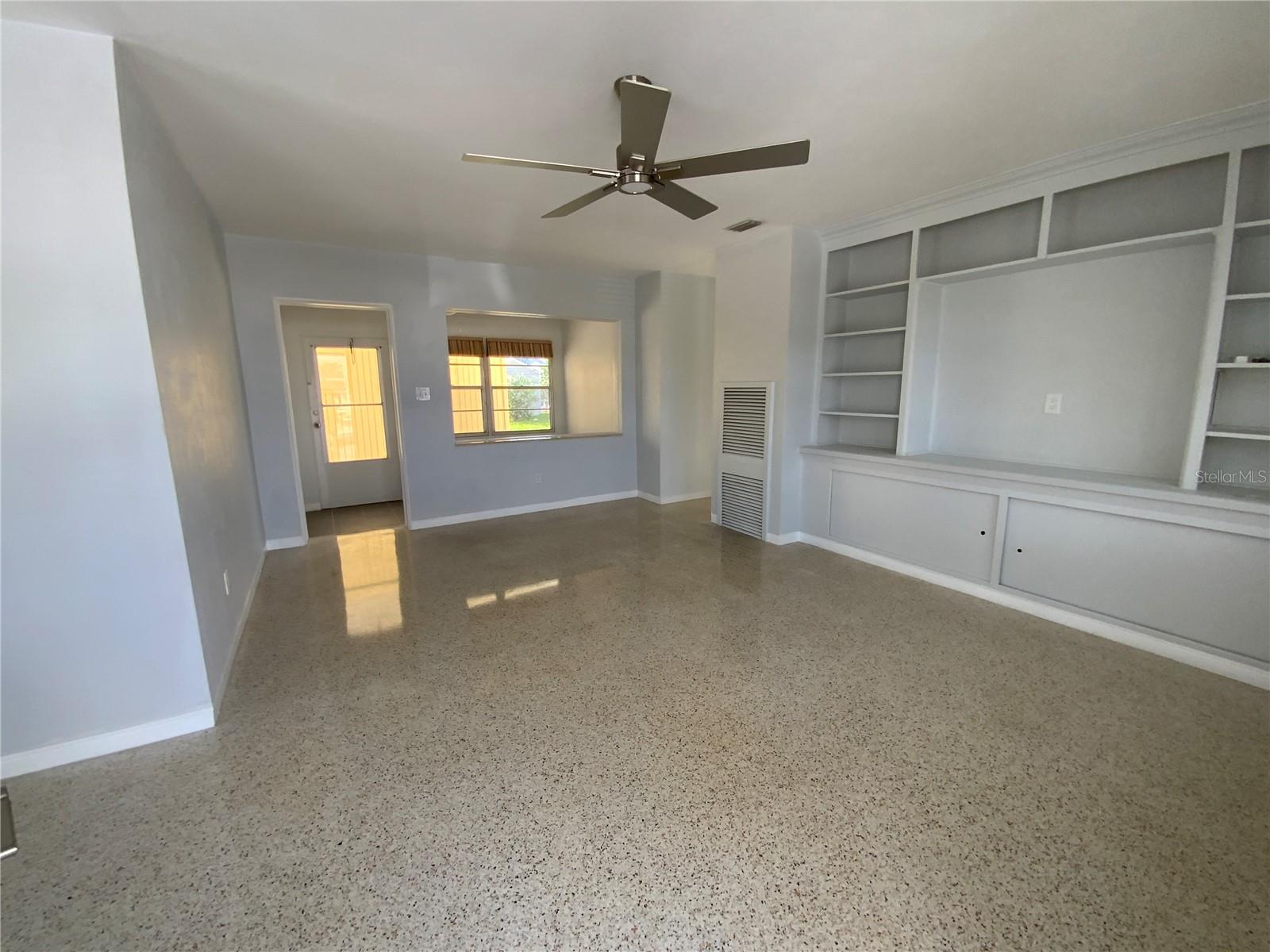 PASADENA SHORES - Residential