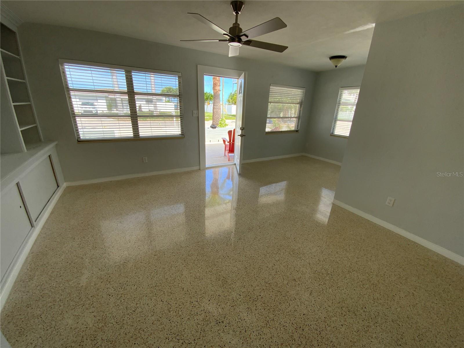 PASADENA SHORES - Residential
