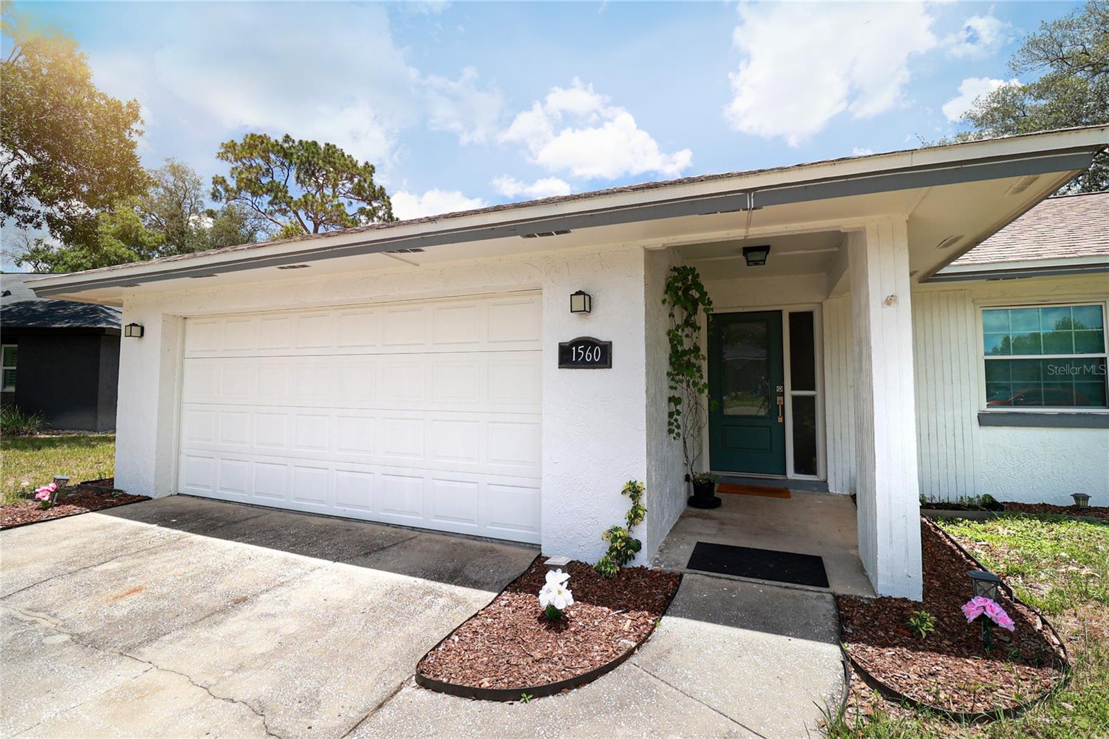 STERLING OAKS - Residential
