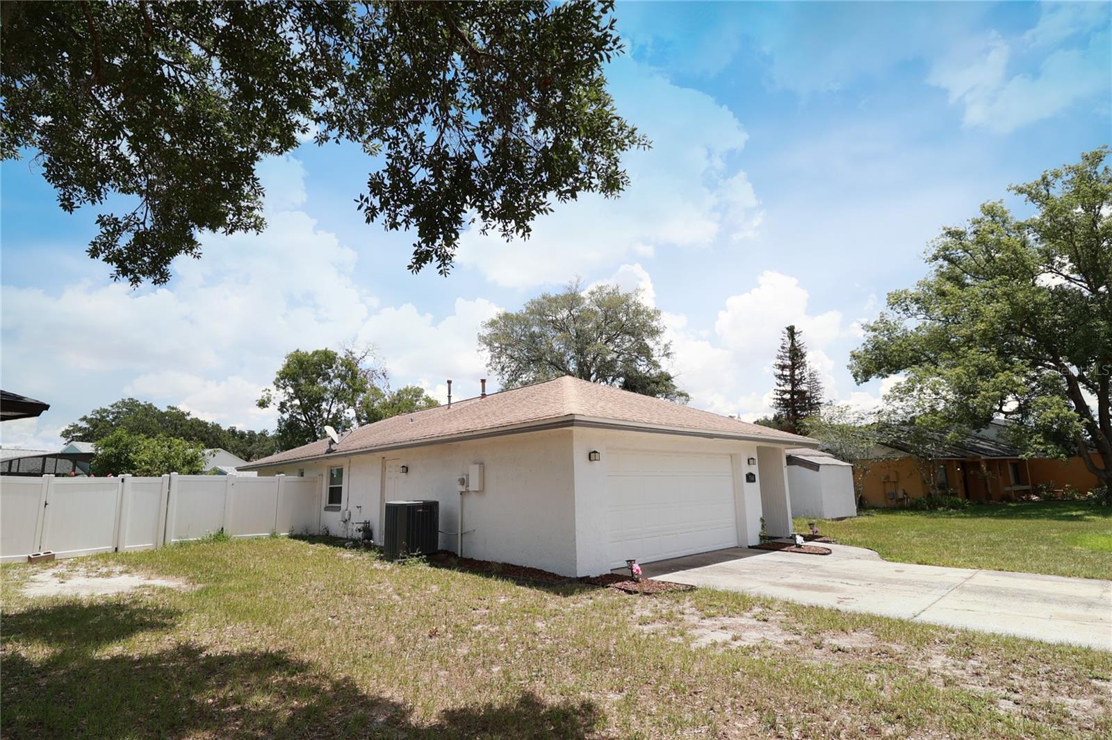 STERLING OAKS - Residential