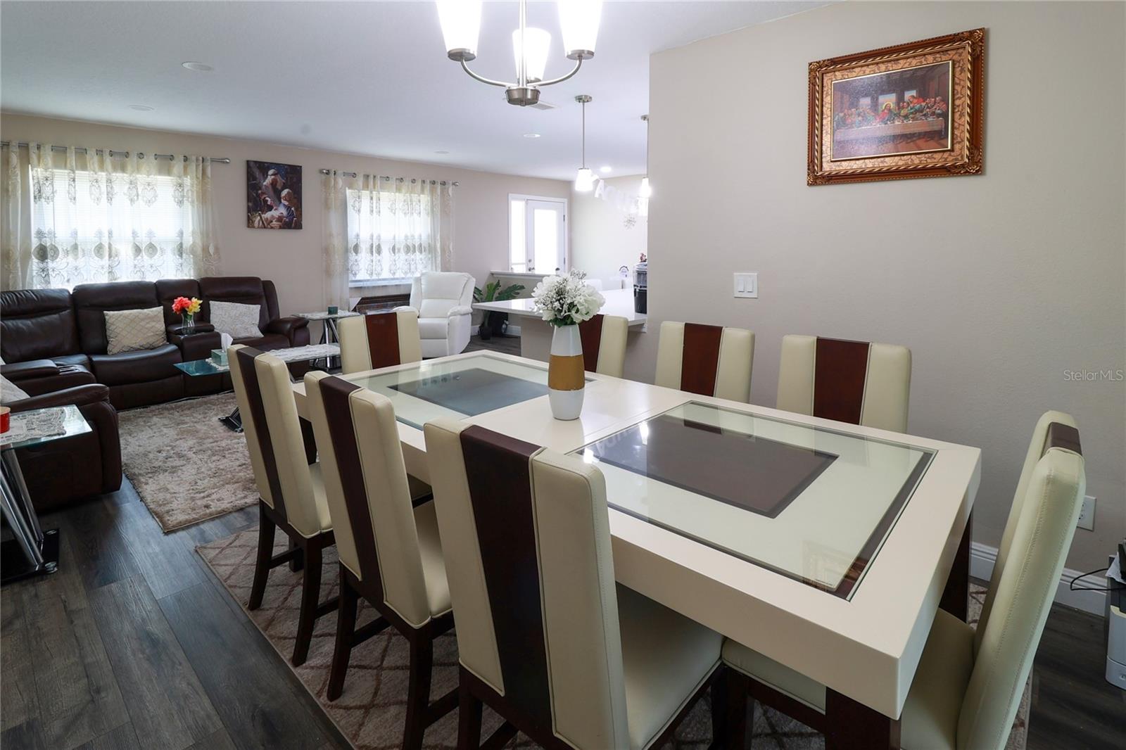 STERLING OAKS - Residential