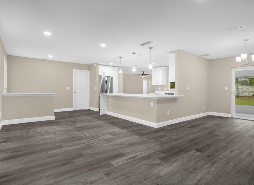 STERLING OAKS - Residential