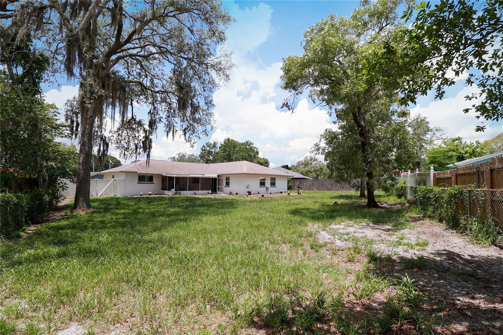 STERLING OAKS - Residential