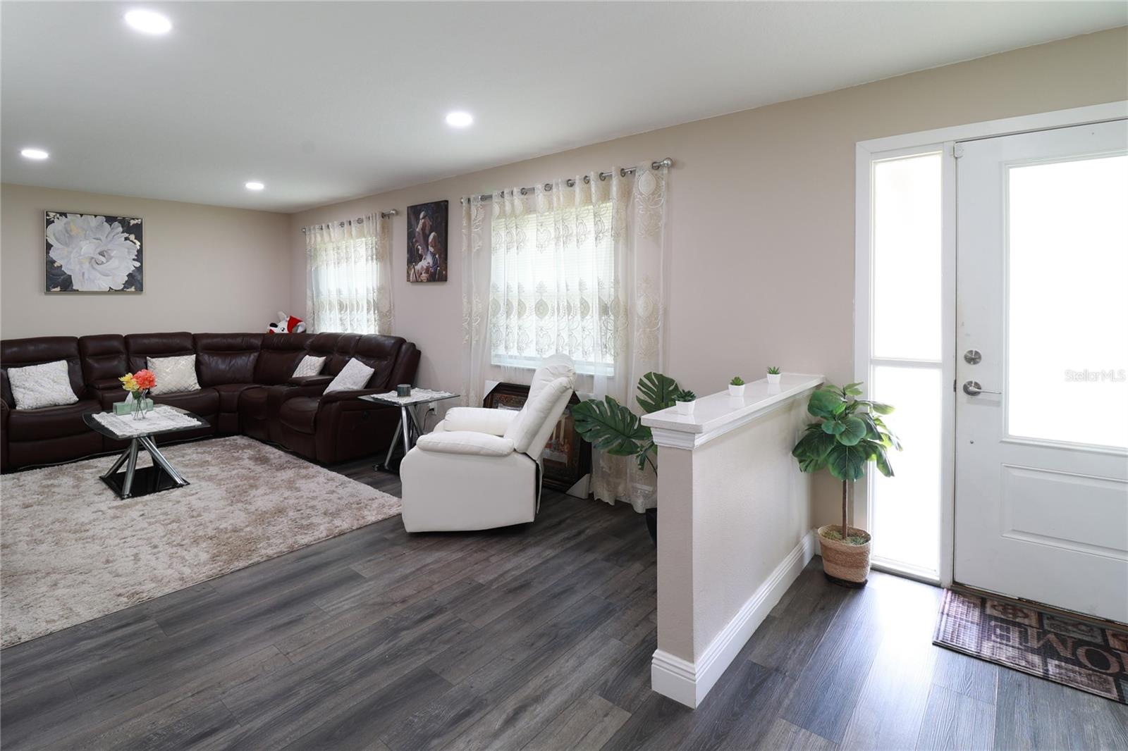 STERLING OAKS - Residential