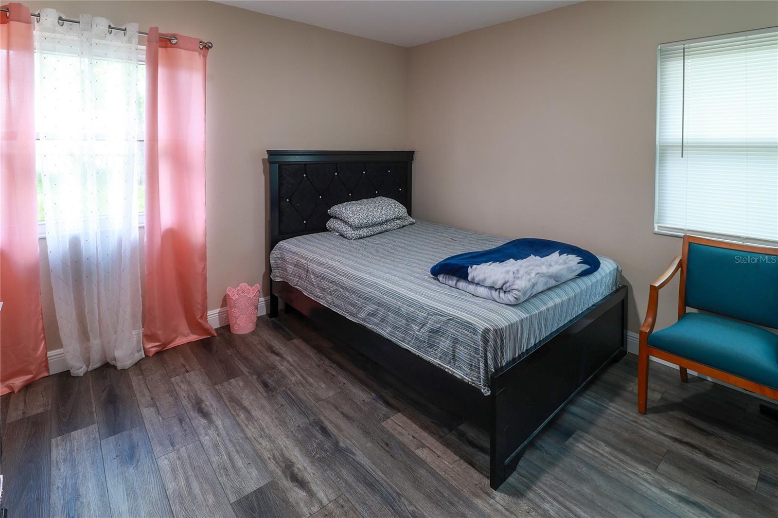STERLING OAKS - Residential