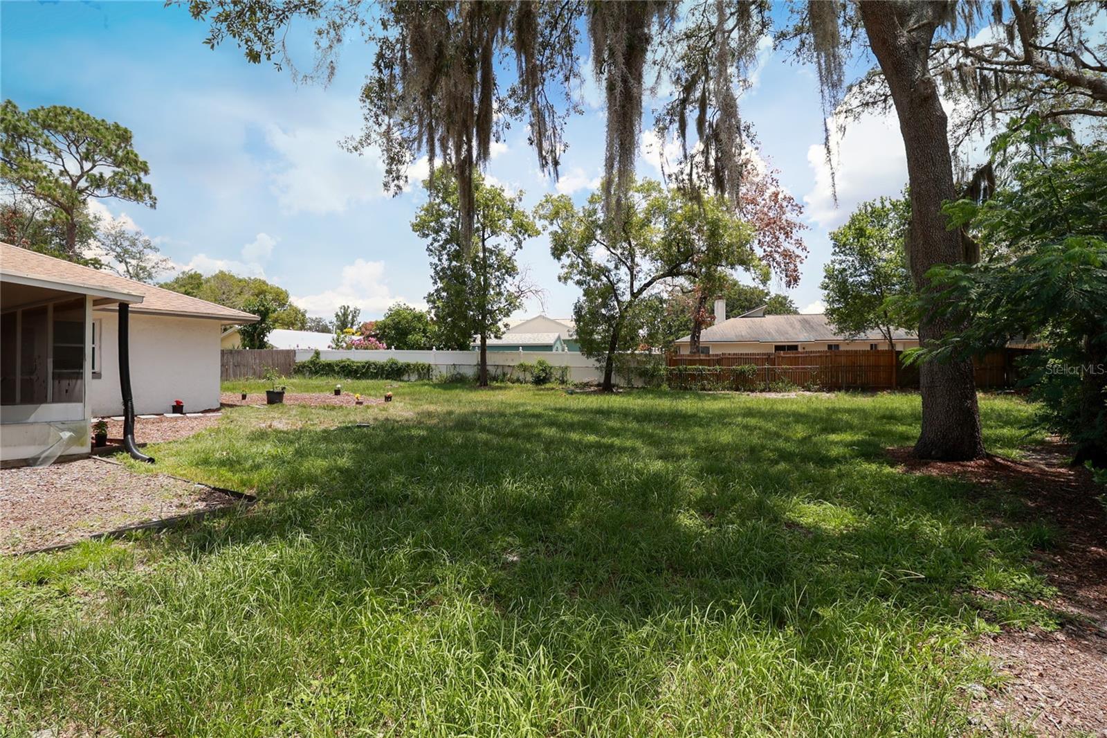 STERLING OAKS - Residential