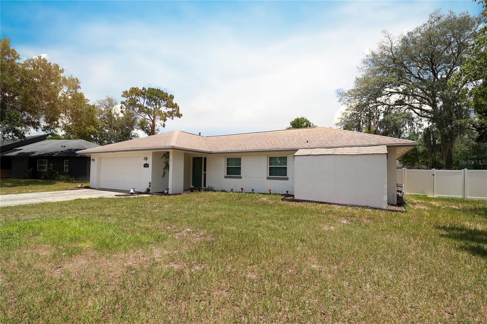 STERLING OAKS - Residential
