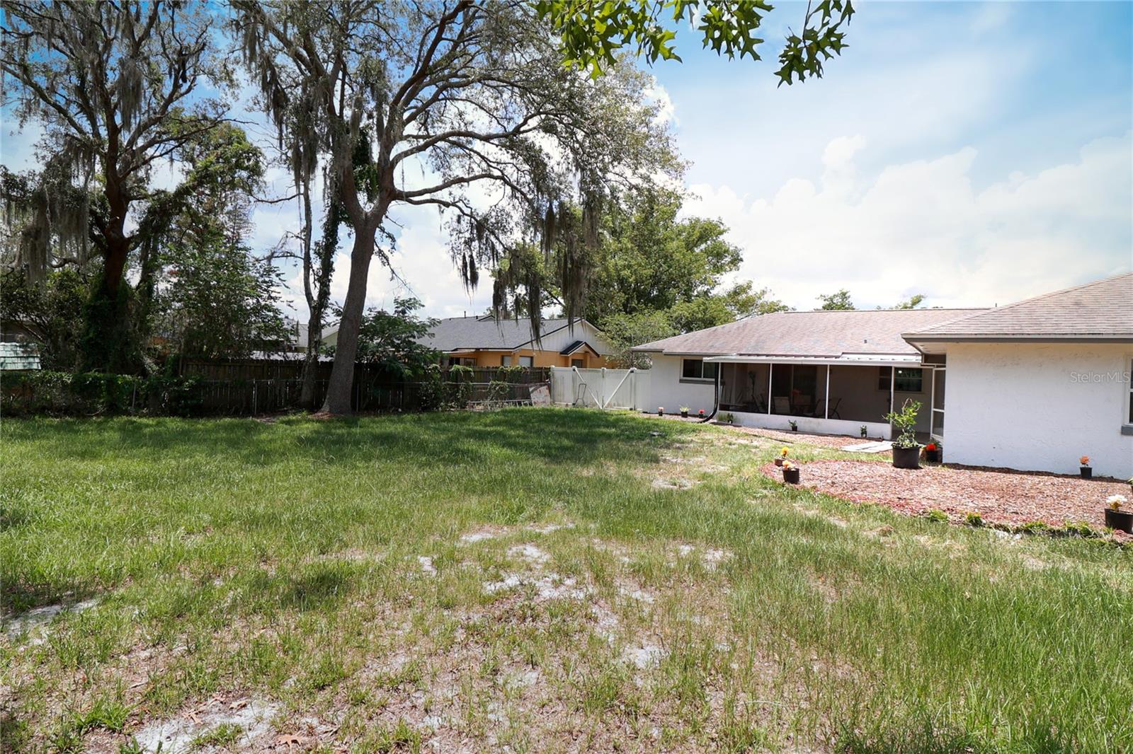 STERLING OAKS - Residential