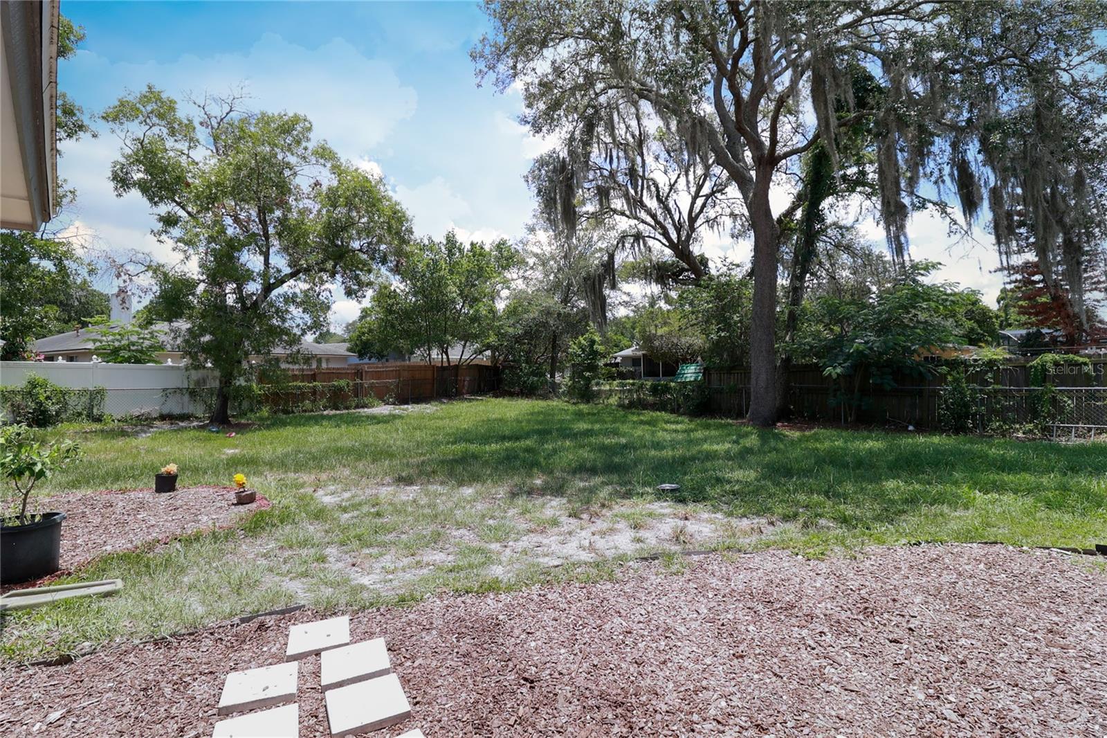 STERLING OAKS - Residential