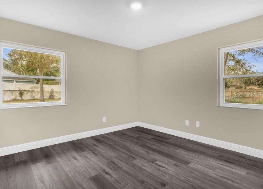 STERLING OAKS - Residential