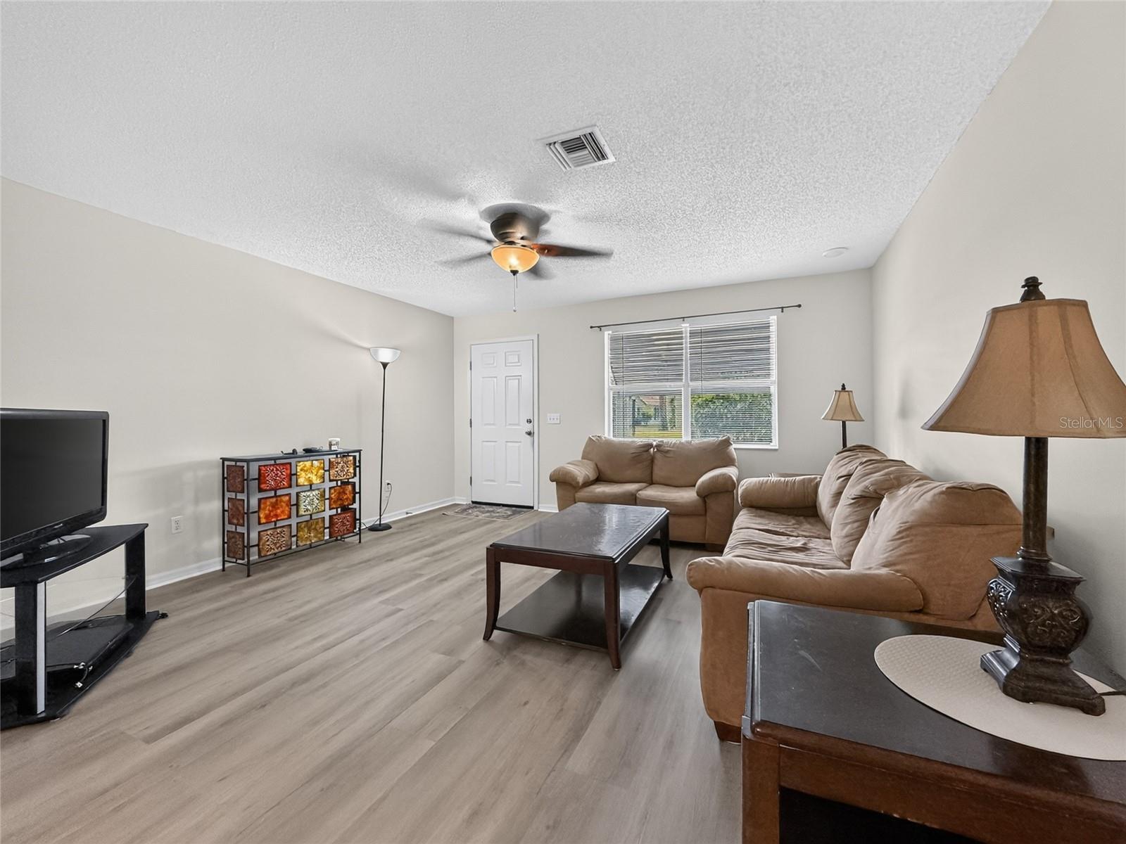 LADY LAKE ORANGE BLOSSOM GARDENS UNIT 15 - Residential Lease