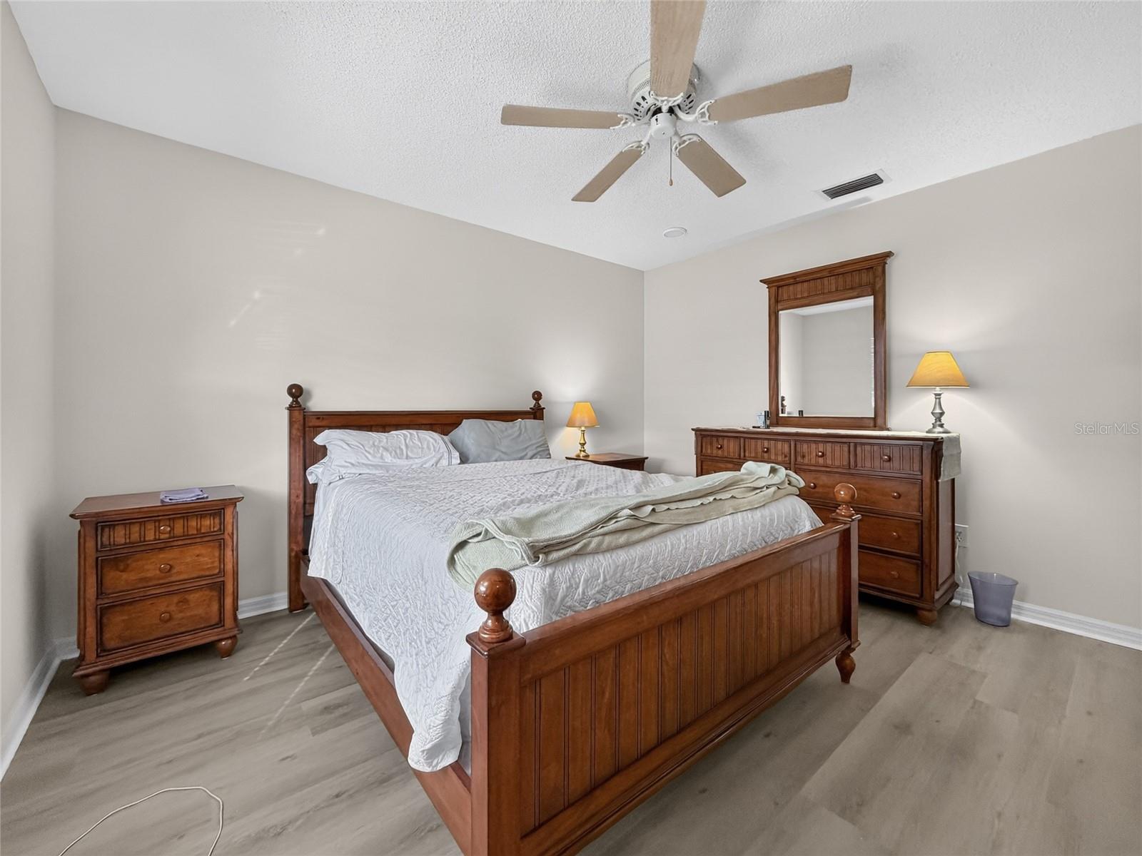 LADY LAKE ORANGE BLOSSOM GARDENS UNIT 15 - Residential Lease