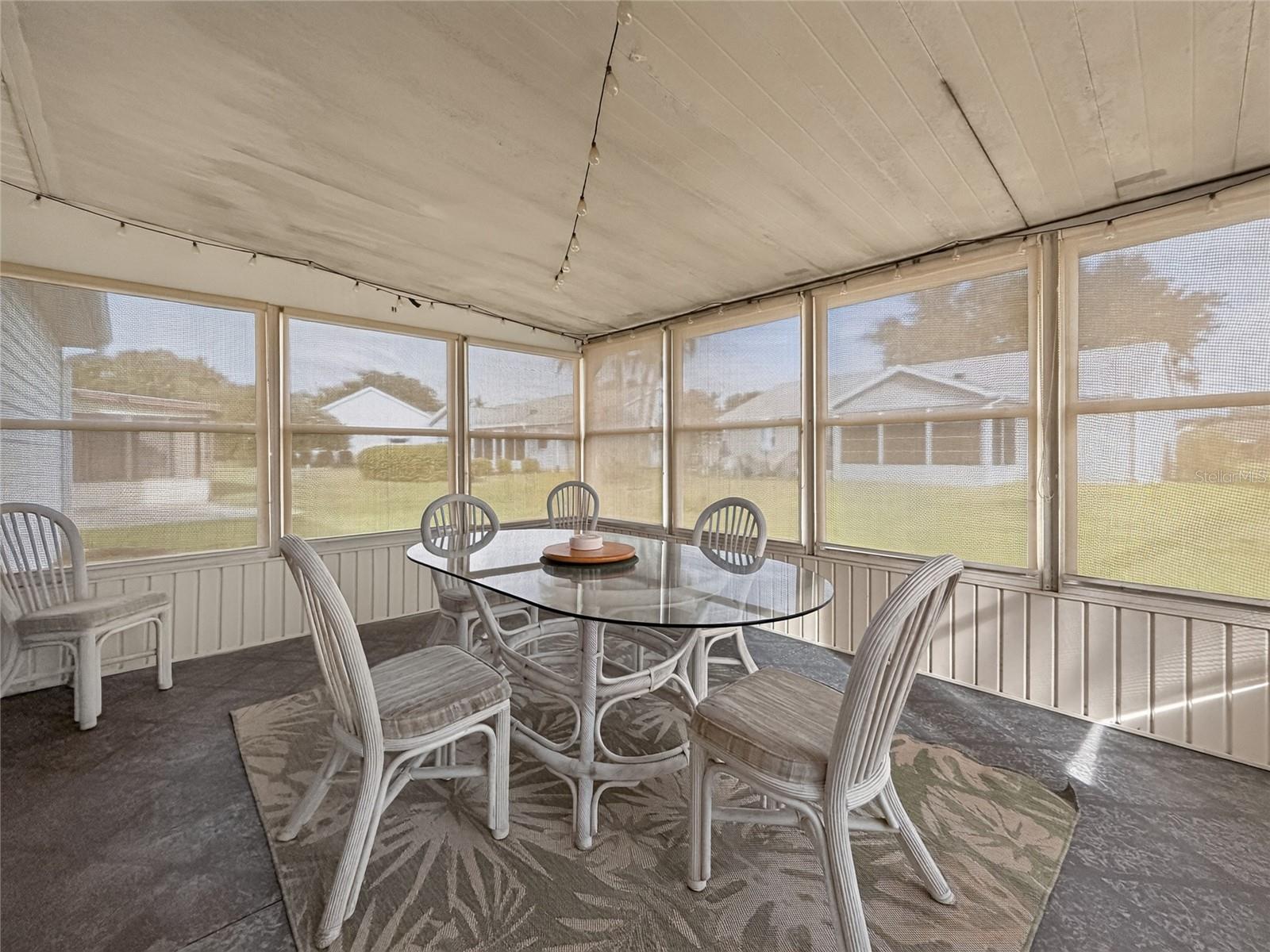 LADY LAKE ORANGE BLOSSOM GARDENS UNIT 15 - Residential Lease
