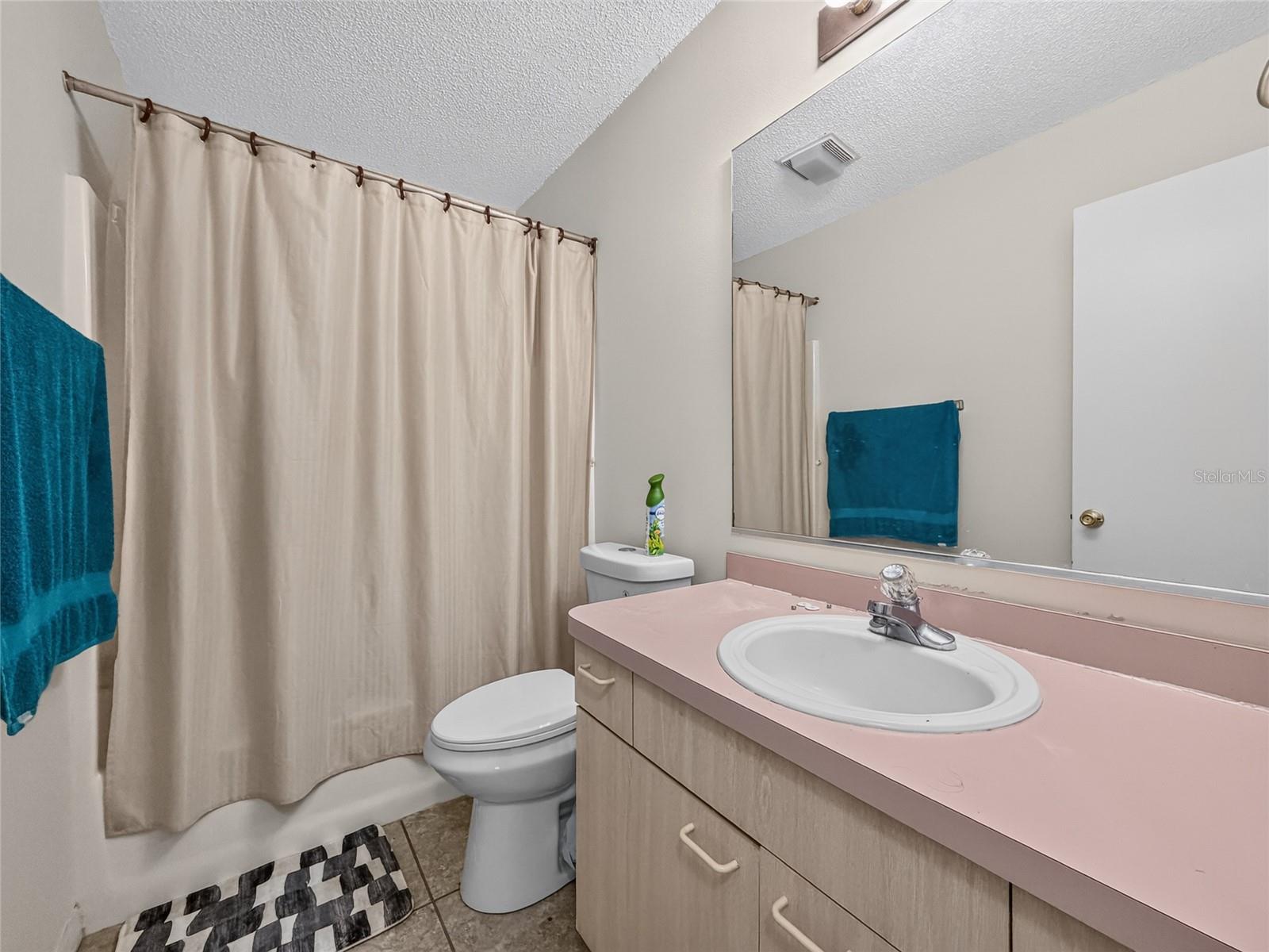 LADY LAKE ORANGE BLOSSOM GARDENS UNIT 15 - Residential Lease