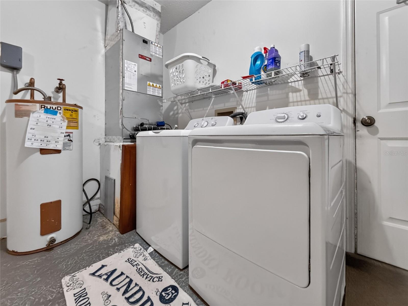 LADY LAKE ORANGE BLOSSOM GARDENS UNIT 15 - Residential Lease
