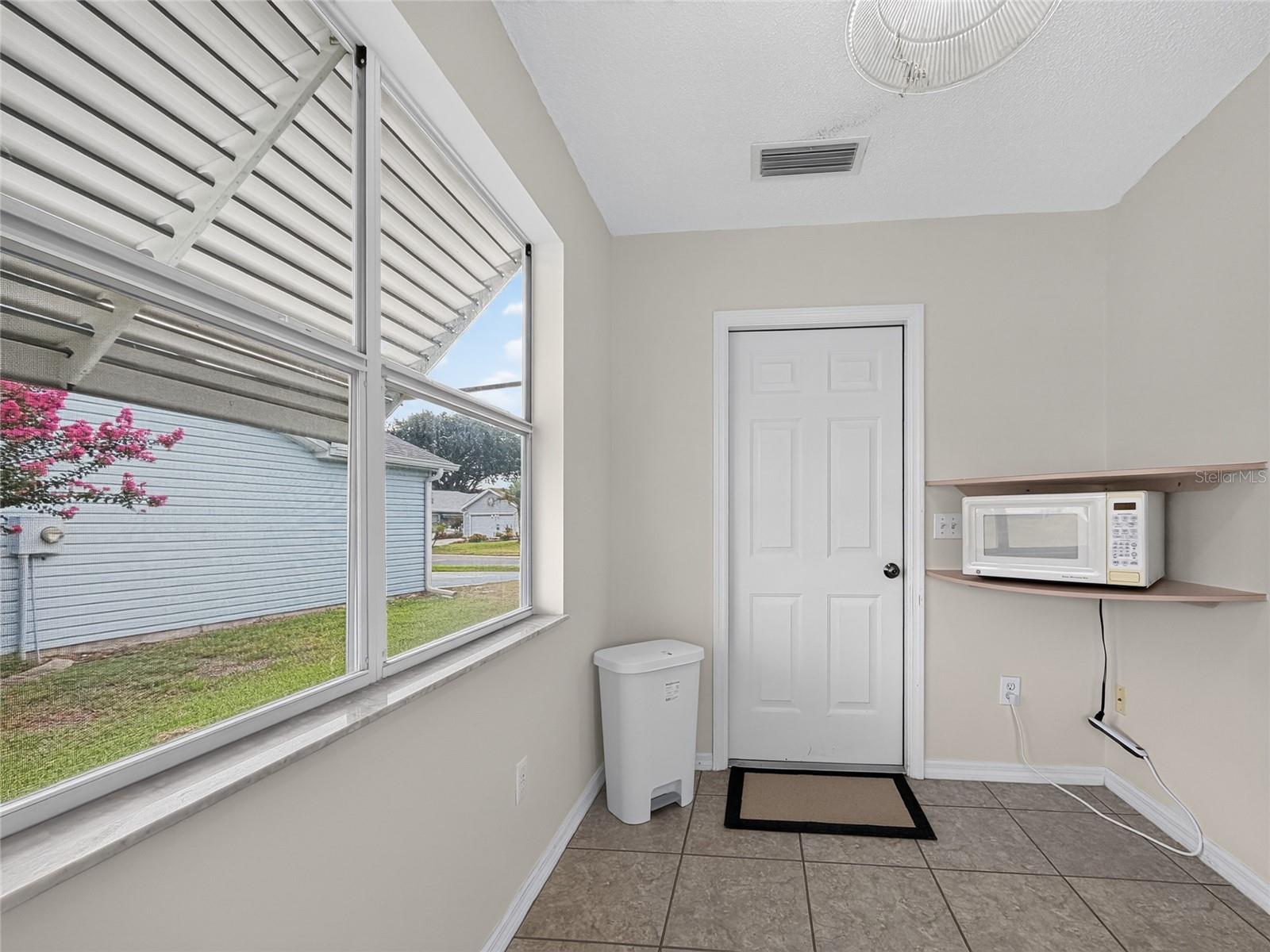 LADY LAKE ORANGE BLOSSOM GARDENS UNIT 15 - Residential Lease