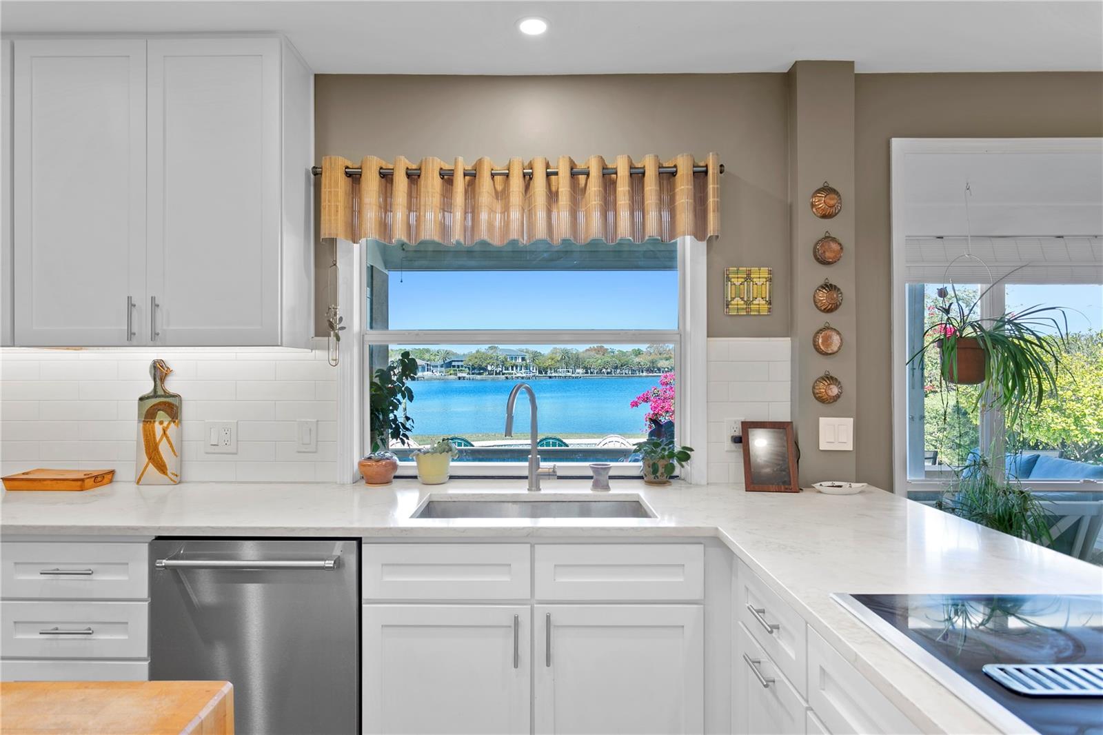 SNELL ISLE SHORES - Residential