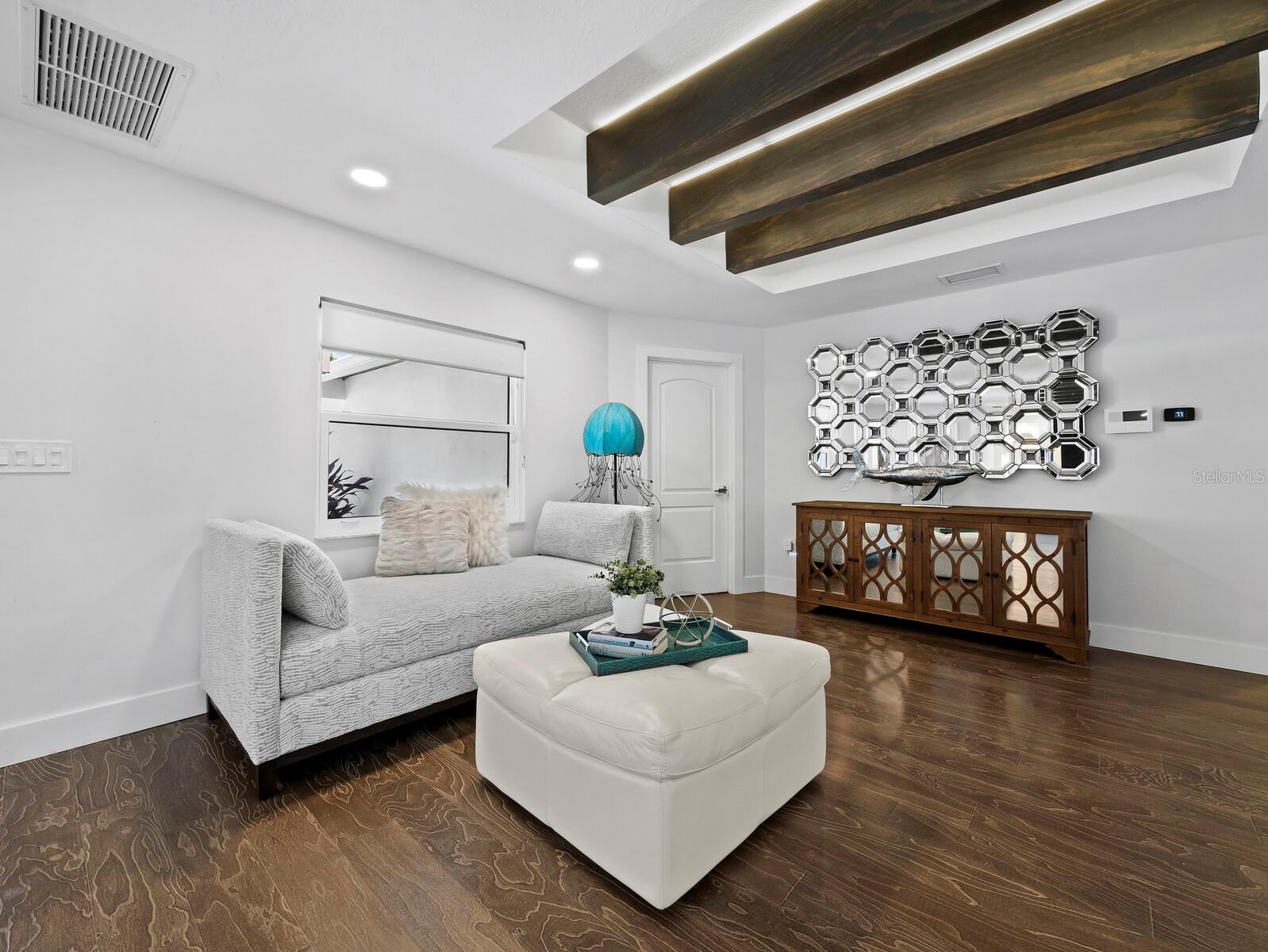 SIESTA BEACH - Residential