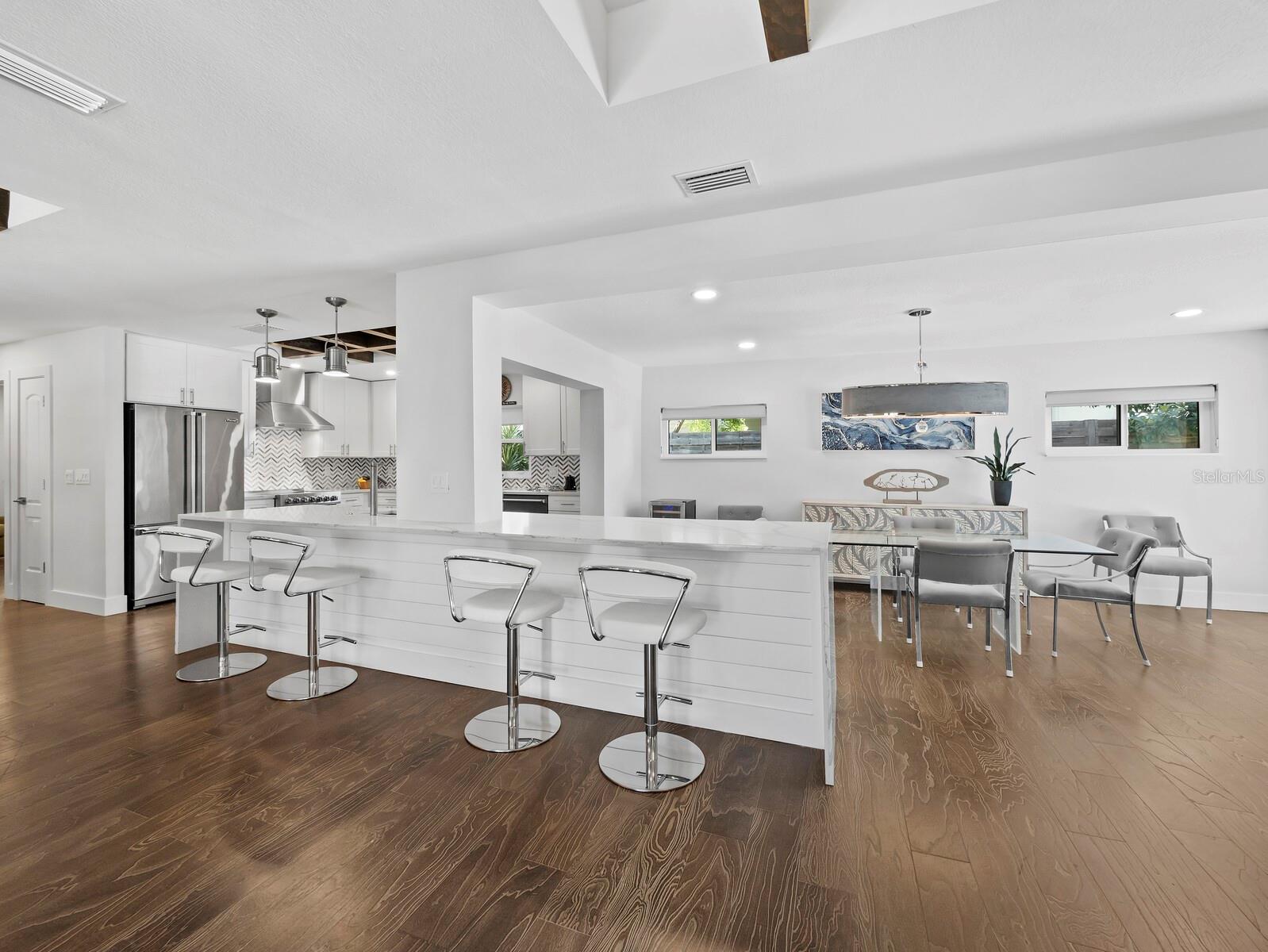 SIESTA BEACH - Residential