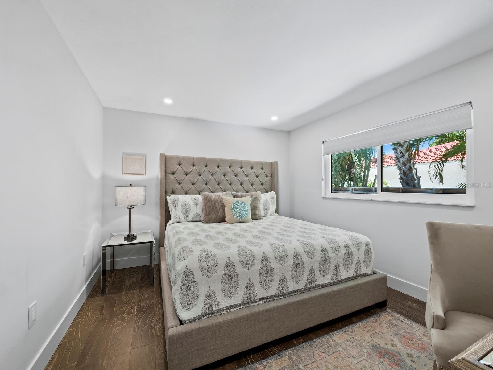 SIESTA BEACH - Residential