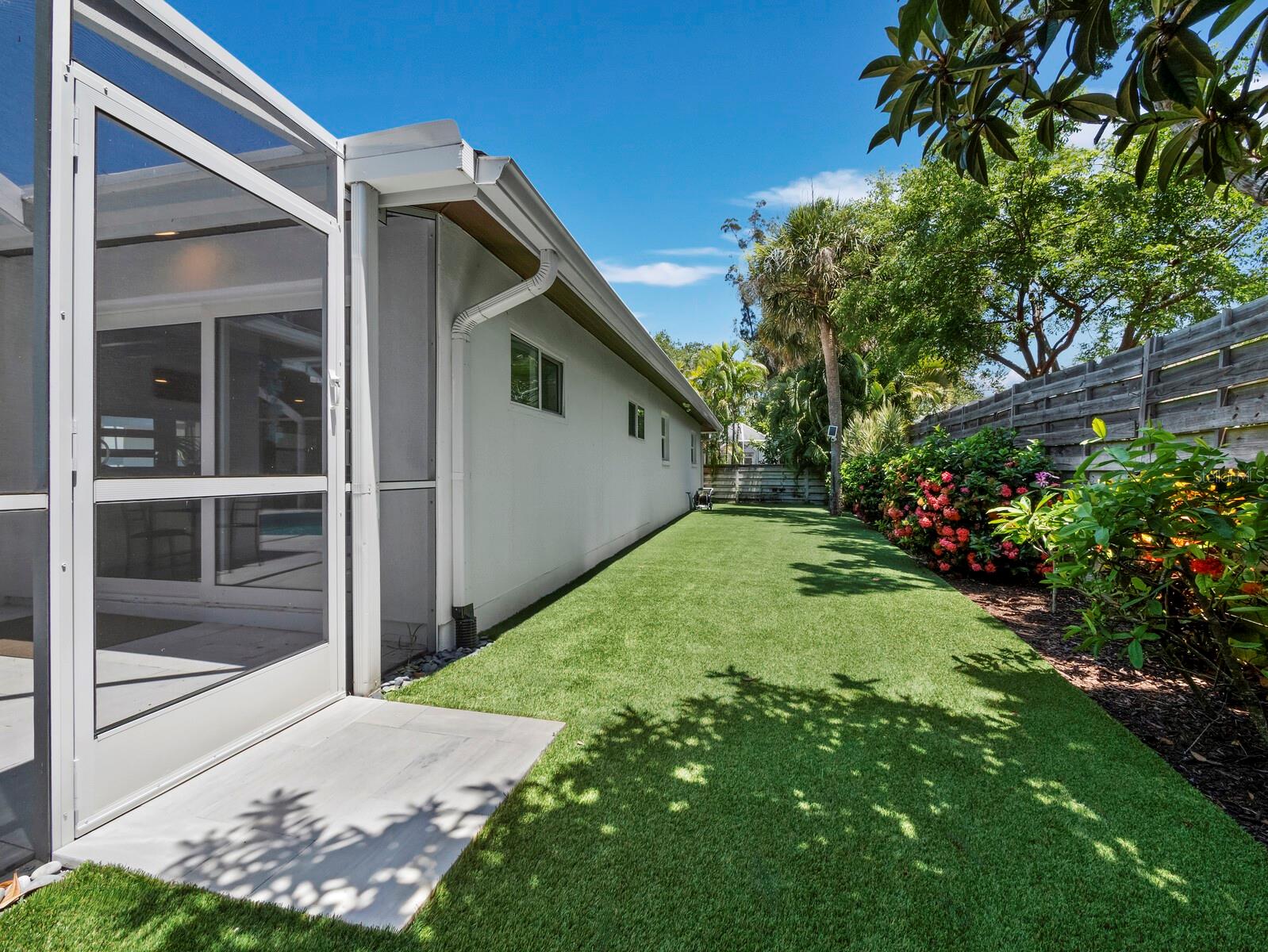 SIESTA BEACH - Residential