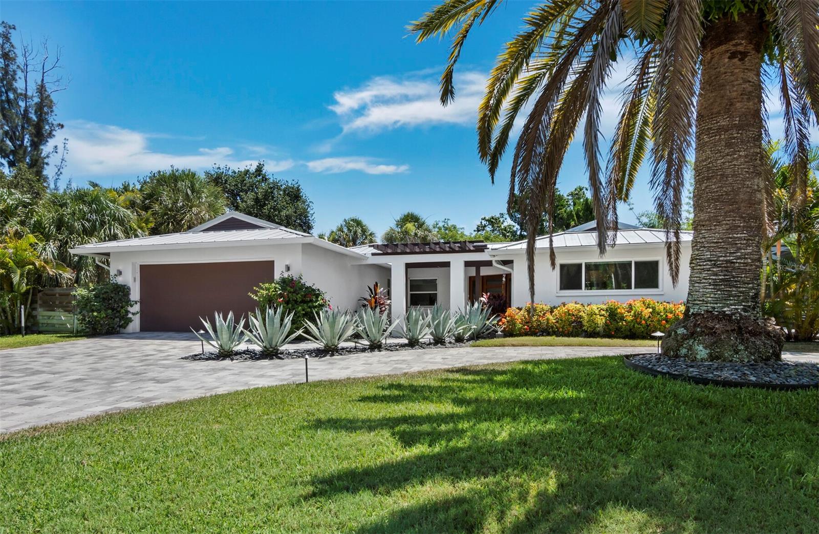 SIESTA BEACH - Residential