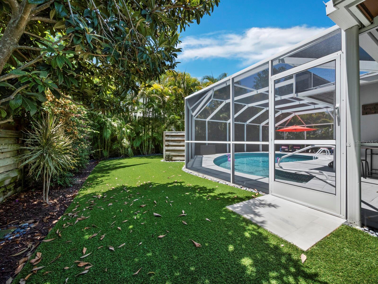 SIESTA BEACH - Residential