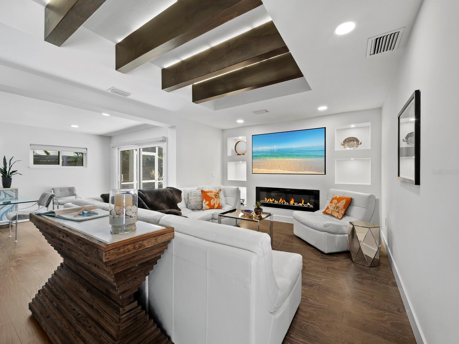 SIESTA BEACH - Residential