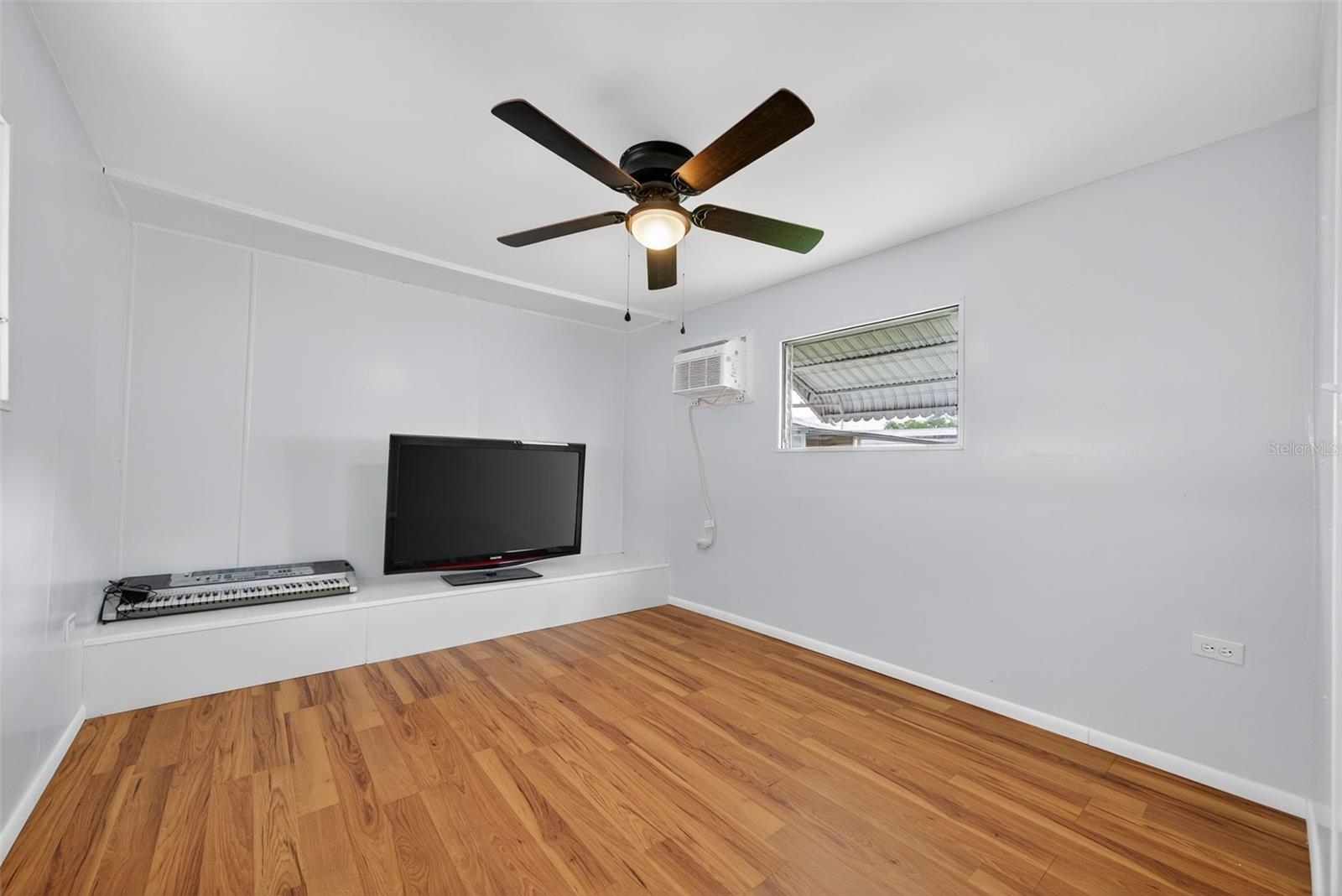 TRI-PAR ESTATES - Residential