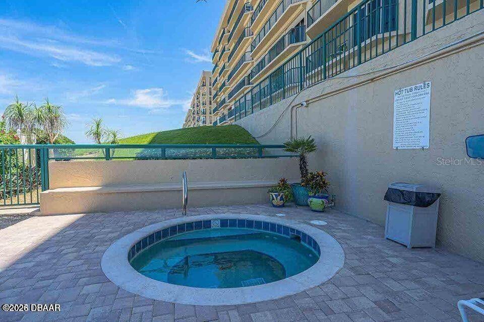 TOWERS AT PONCE INLET TOWER 01 CONDO - Residential
