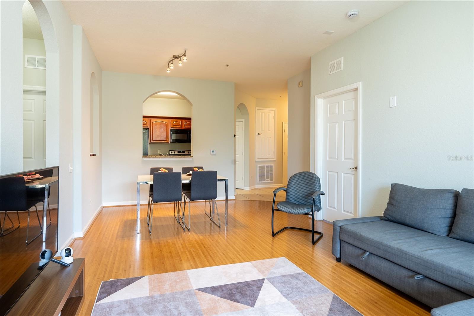 VENTURA AT STONEBRIDGE COMMONS CONDO PH 5 - Residential