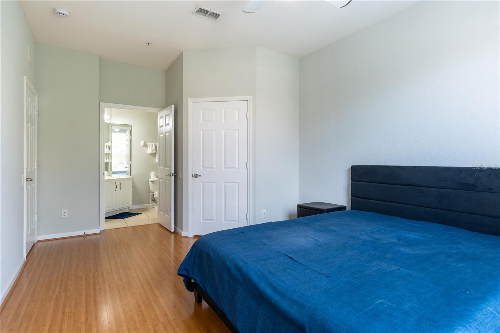 VENTURA AT STONEBRIDGE COMMONS CONDO PH 5 - Residential