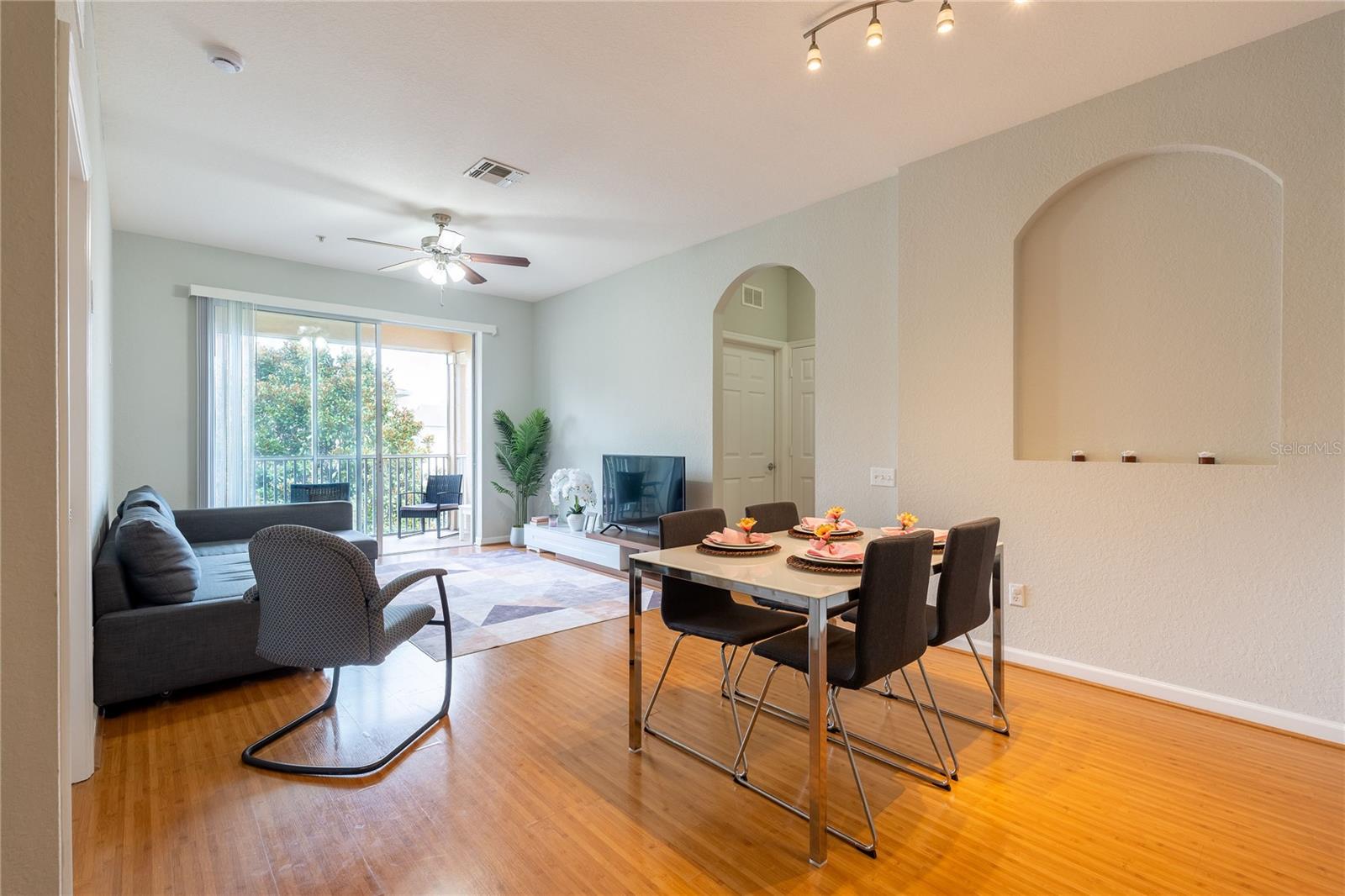 VENTURA AT STONEBRIDGE COMMONS CONDO PH 5 - Residential