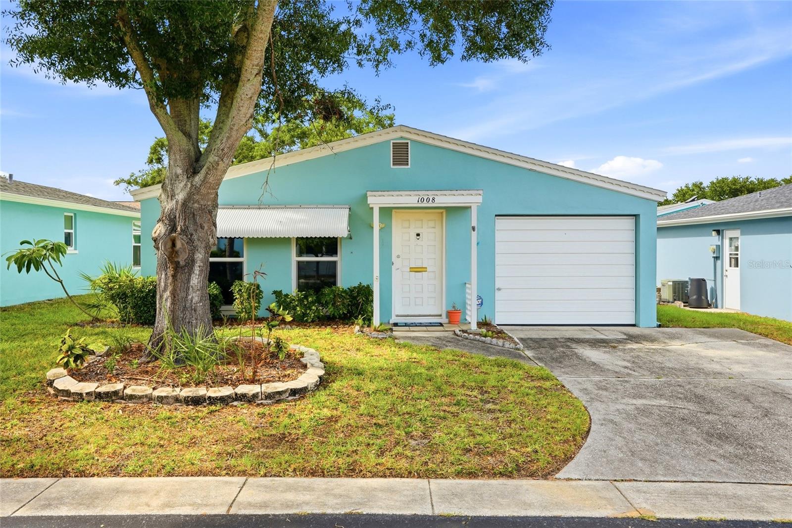 UNION PARK VILLAS UNREC - Residential Lease